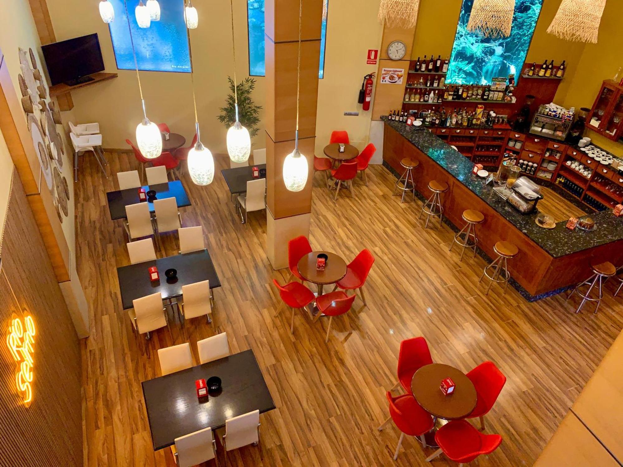 Hostal Rio Selmo Ponferrada Exteriör bild