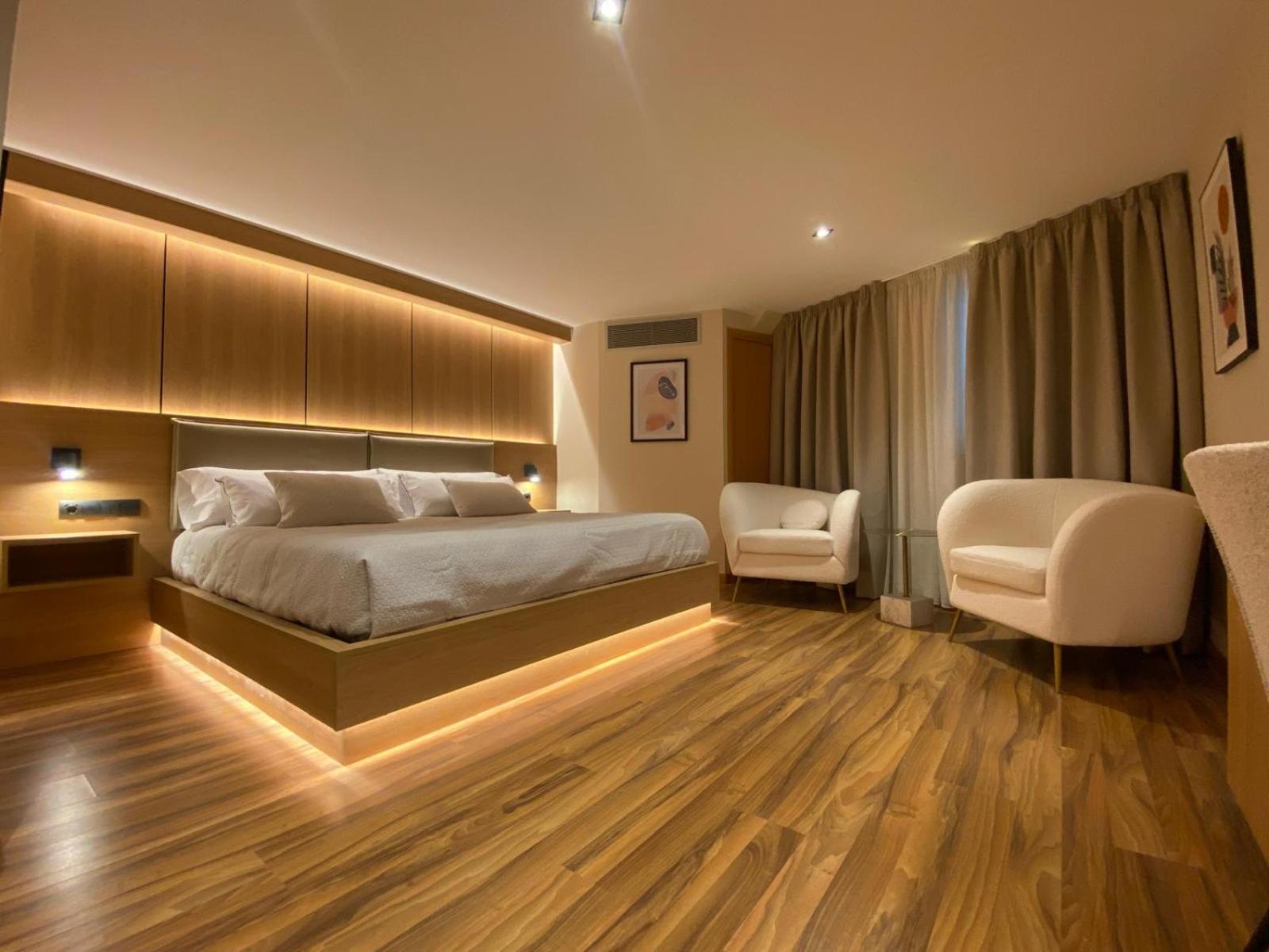 Hostal Rio Selmo Ponferrada Exteriör bild