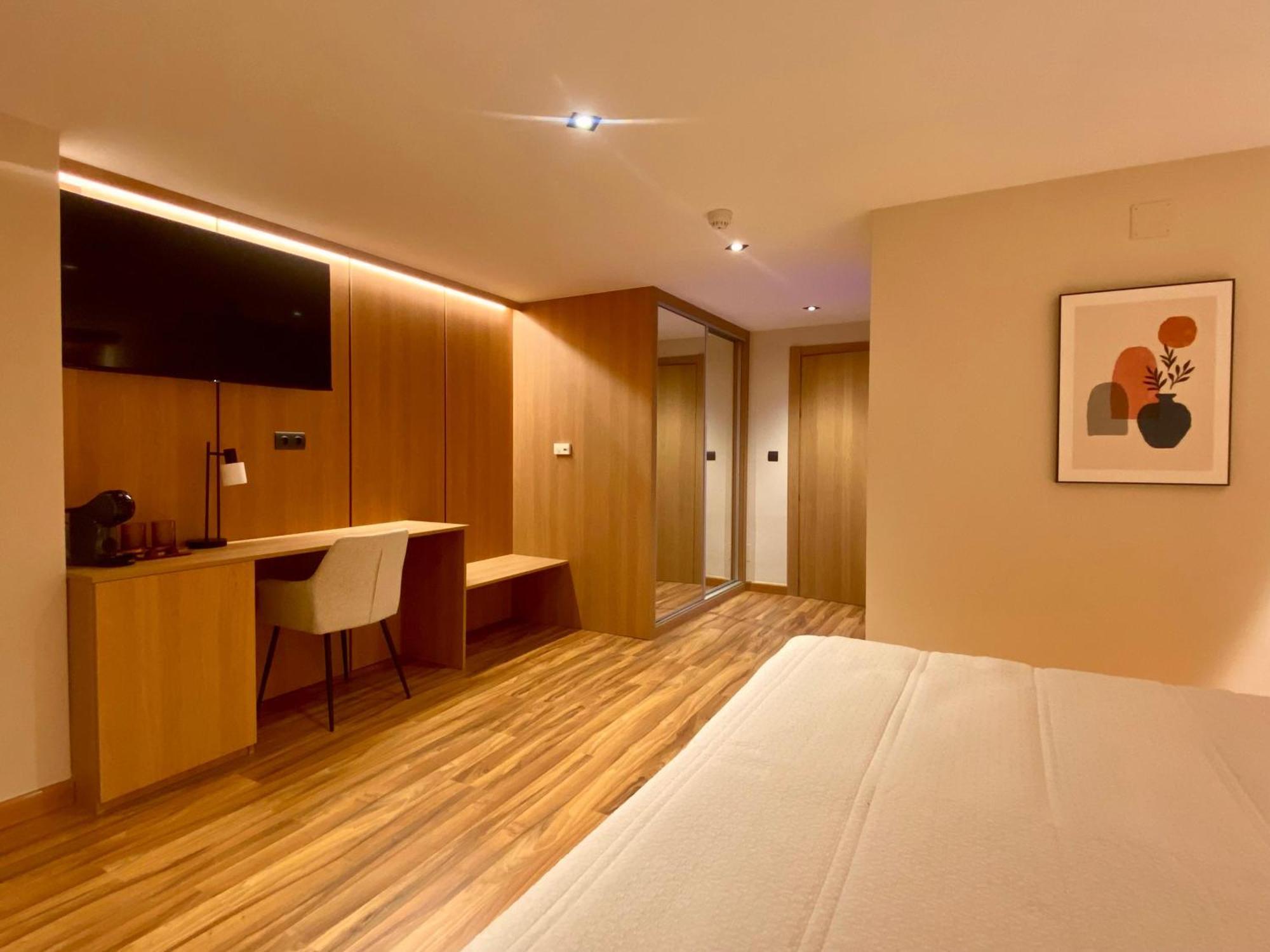 Hostal Rio Selmo Ponferrada Exteriör bild