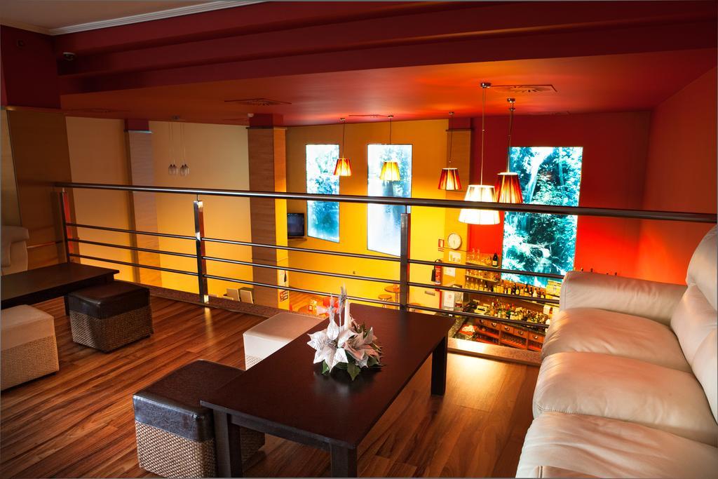 Hostal Rio Selmo Ponferrada Exteriör bild